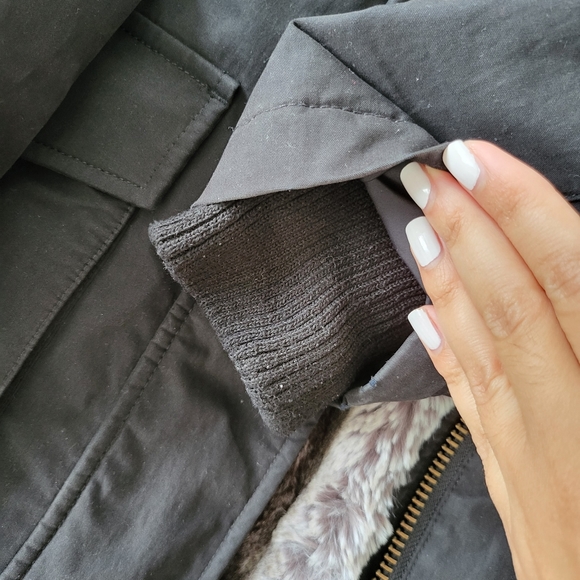 Aritzia Community Down Filled Coat - Picture 7 of 15